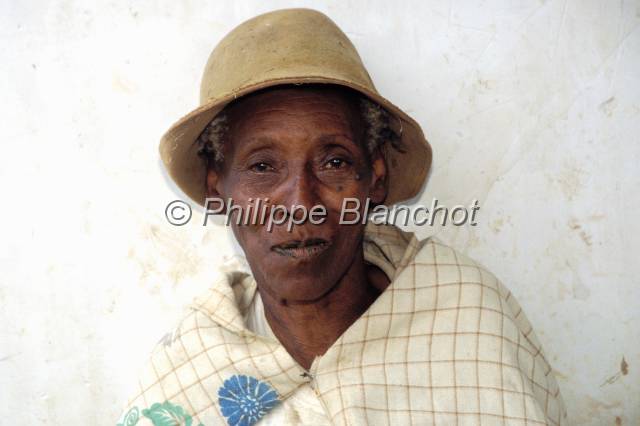 yungas bolivie  24.JPG - Portrait d'une vieille dameTocana CoroicoYungas de Bolivie